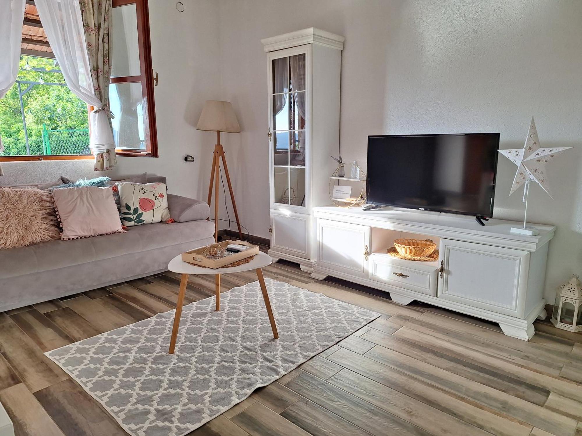 Banjo Rustic House Lake View فيربازار المظهر الخارجي الصورة